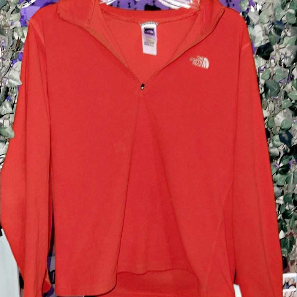 North Face, red pull over
